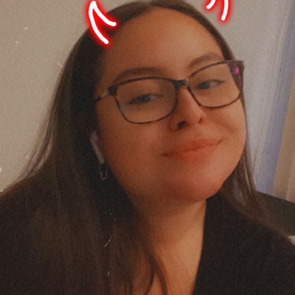 Meet your Posher, Stephanie - Picture 1 of 1